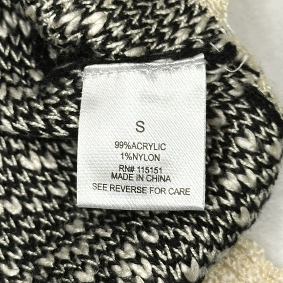 Romeo + Juliet Couture Giraffe Sweater Small - Picture 8 of 10